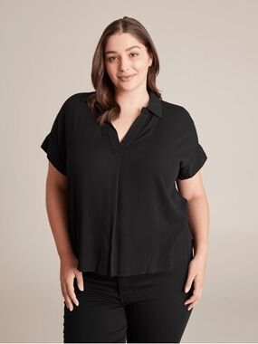 Ava & Viv Black Short-Sleeve V-Neck Blouse
